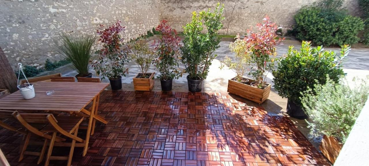 Superbe T2 Avec Grande Terrasse En Centre Ville A 5 Min A Pieds Des Arenes De Nîmes Zewnętrze zdjęcie